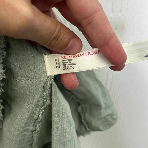 Free People - Light Green Button Down Raw Hemline Flowy Blouse Size Small - Picture 8 of 11